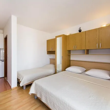 Slavena Guest house *