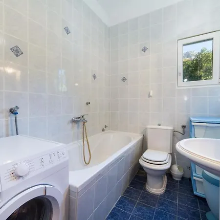 Guest house Slavena Gradac (Split-Dalmatia)