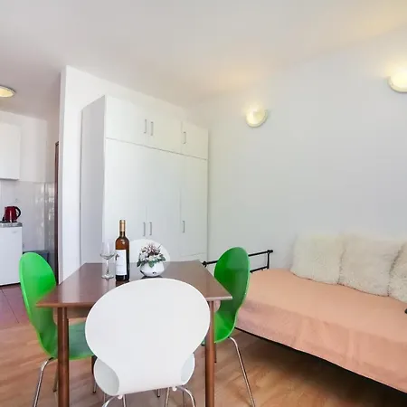 Guest house Slavena Gradac (Split-Dalmatia)