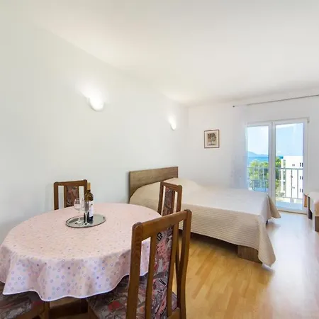 Slavena * Gradac (Split-Dalmatia)
