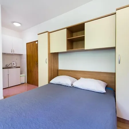 Slavena Gradac (Split-Dalmatia)