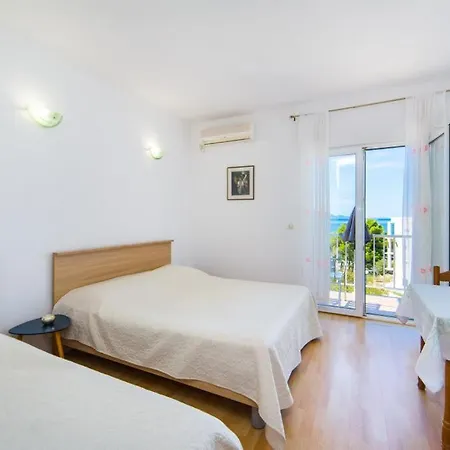 Slavena Guest house *
