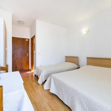 Slavena Gradac (Split-Dalmatia)