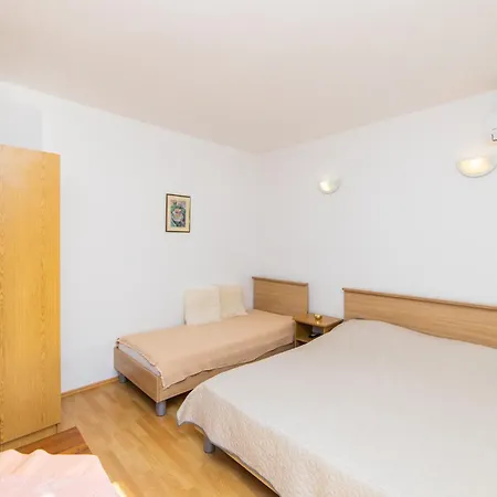 Slavena Guest house *