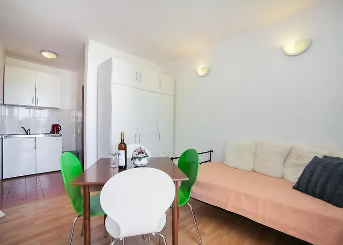 Pensionat Slavena Gradac (Split-Dalmatia)