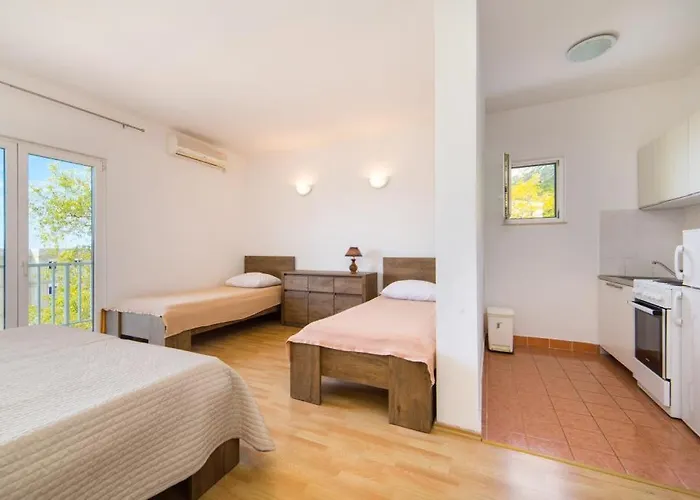 Slavena 3* Gradac (Split-Dalmatia)