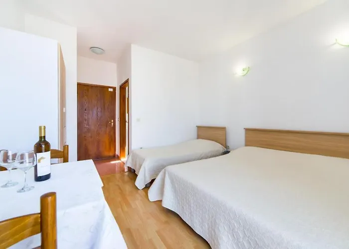 Slavena Gradac (Split-Dalmatia)