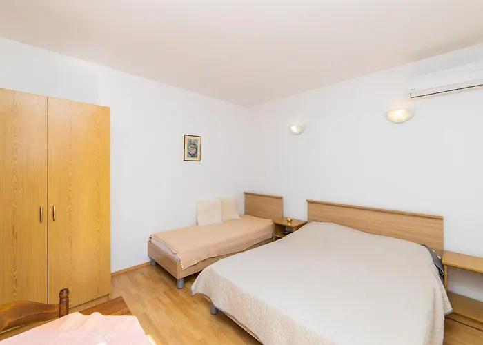 Slavena Pensionat 3*